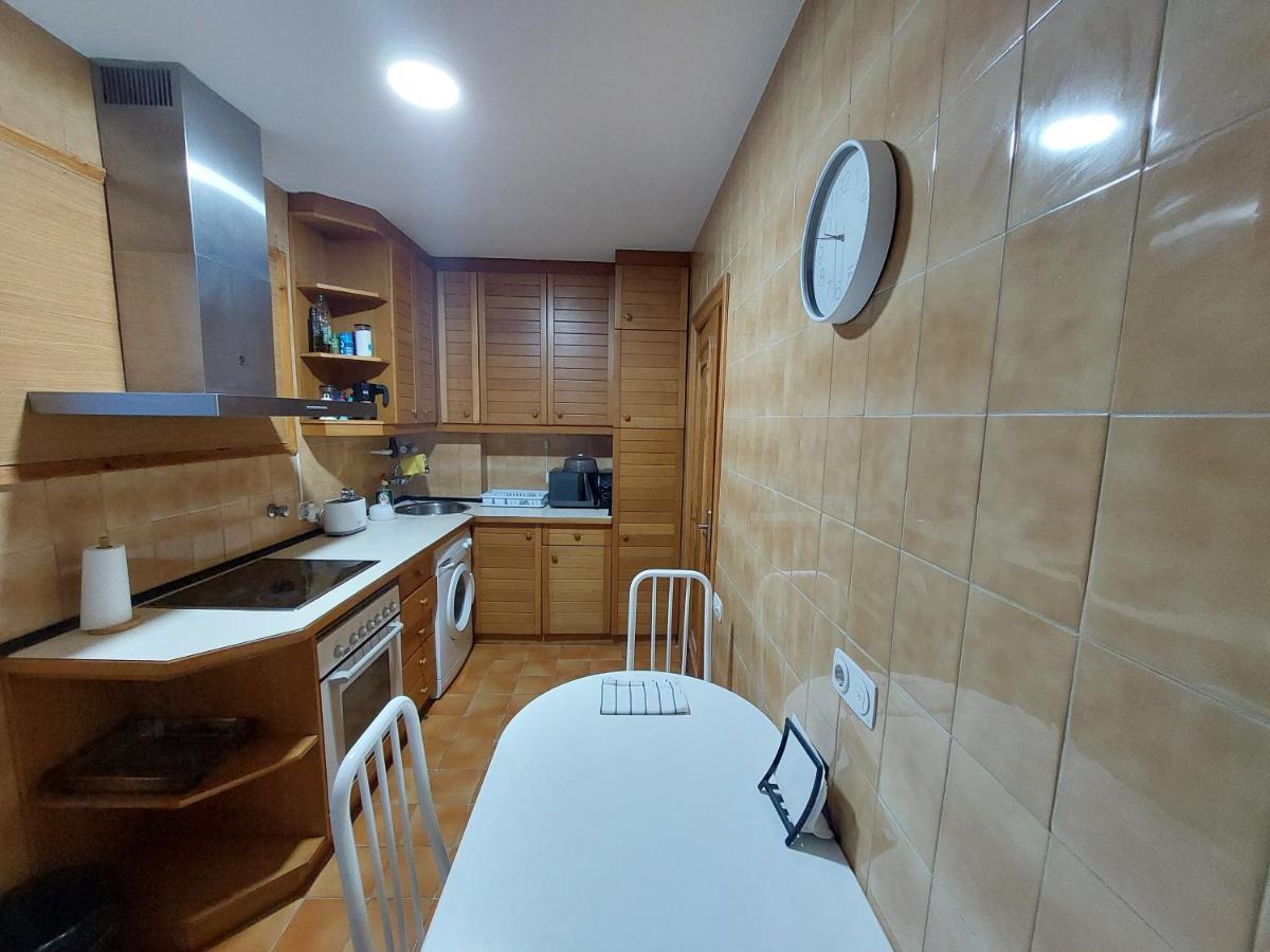 Apartament Piso Sencillo Y Acogedor Con Parking Gratuito Baranain Zewnętrze zdjęcie