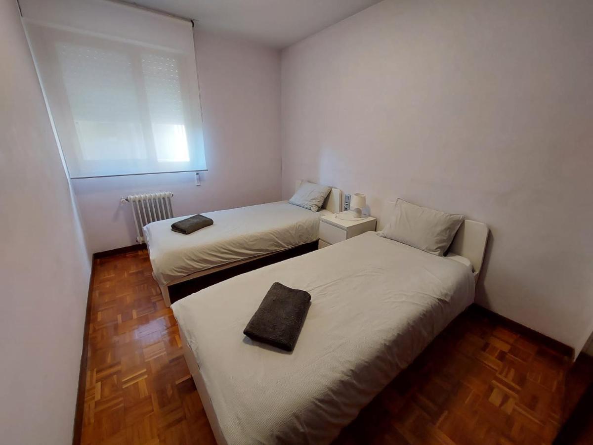 Apartament Piso Sencillo Y Acogedor Con Parking Gratuito Baranain Zewnętrze zdjęcie